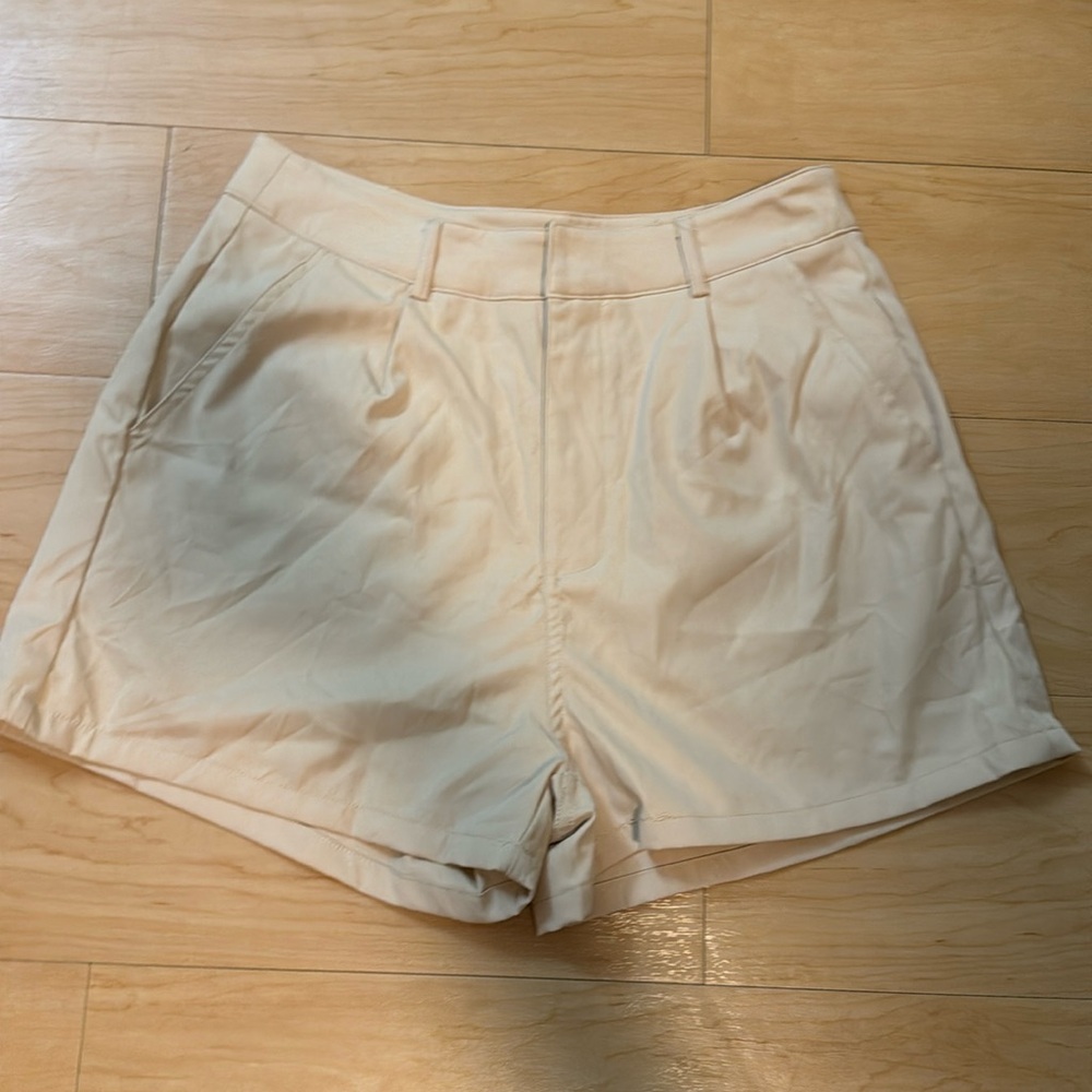 SHEIN Women’s Tan High Waisted Office Wear Shorts Size Medium